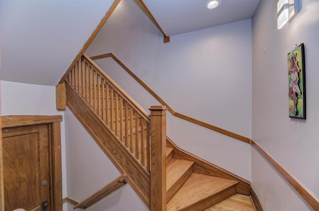 1941 North Harding Avenue Chicago, IL 60647 - Photo 22 of 44 a view of entryway