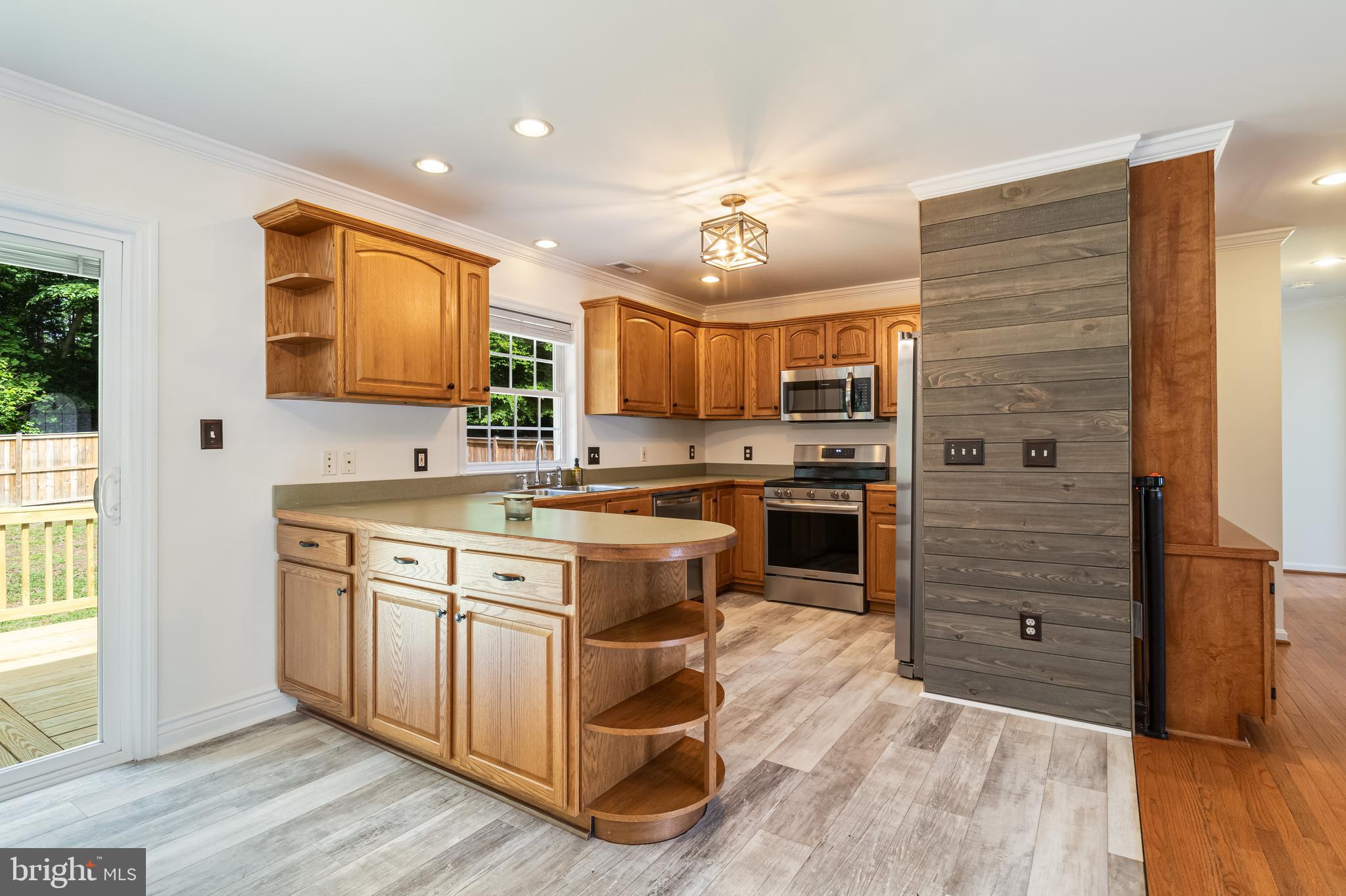 14479 Round Hill Road King George, VA 22485 - Photo 12 of 69 Dining Area/Kitchen