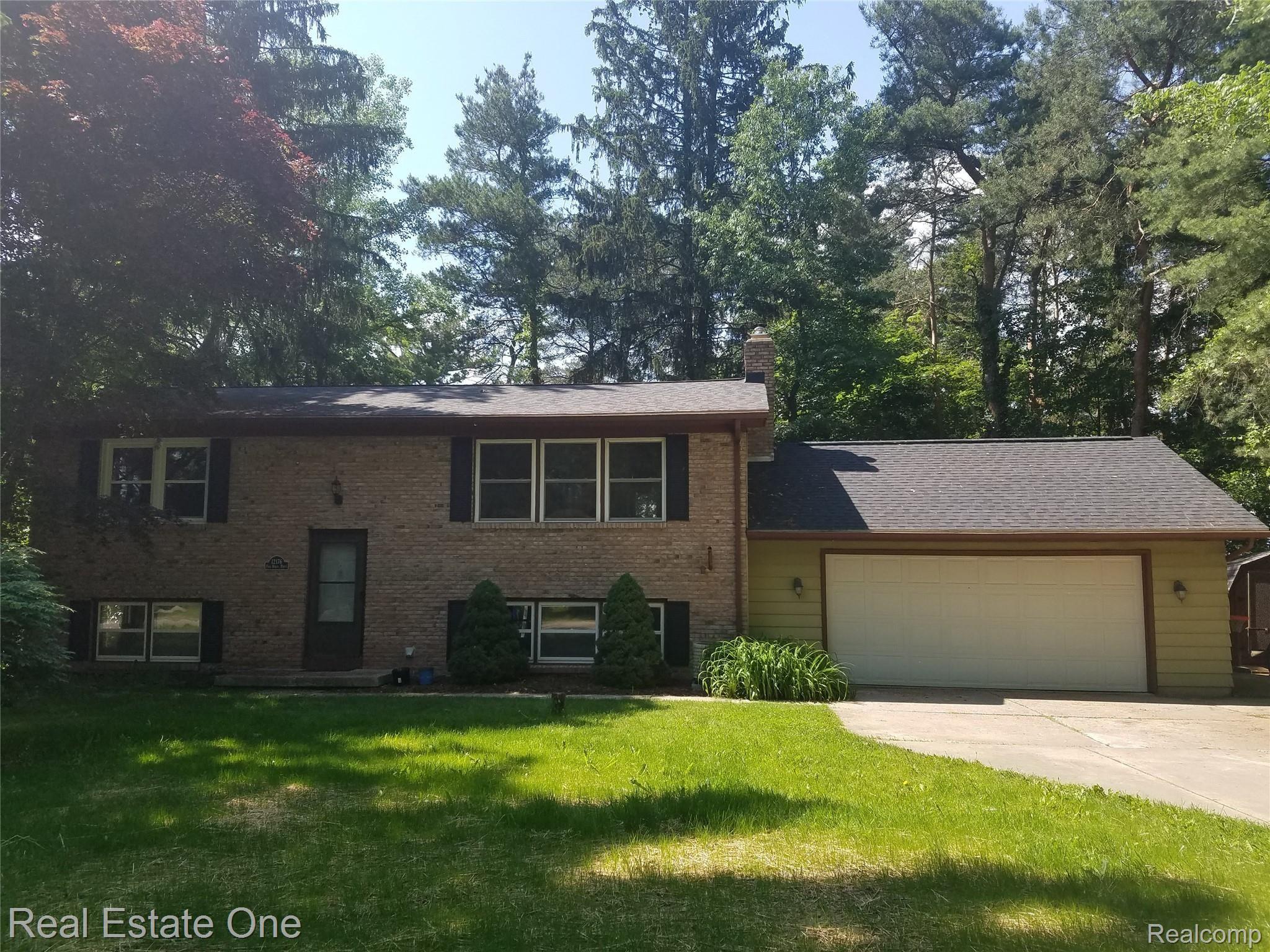 12176 Pine Ridge Drive Perry, MI 48872 - Photo 33 of 33 pine rdige frt 3.jpg