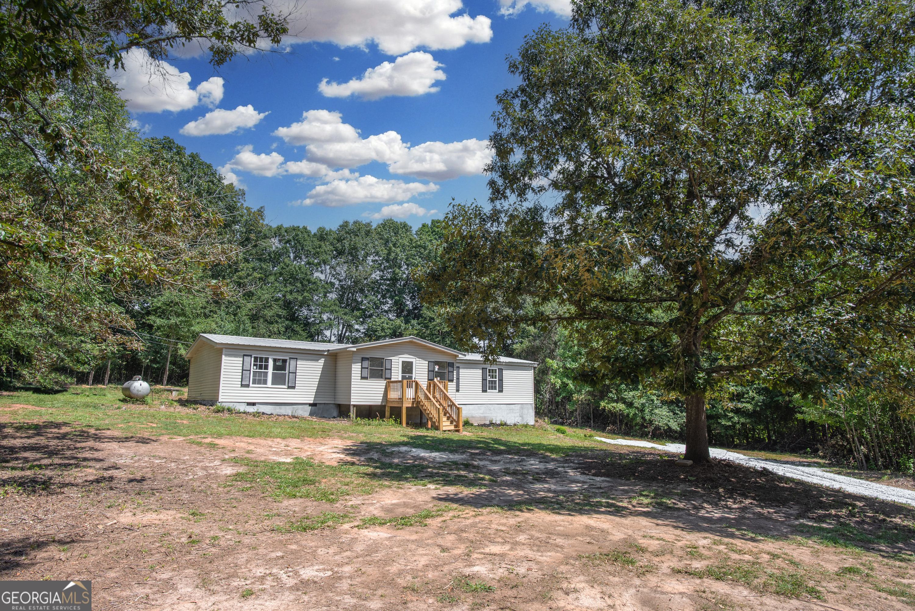 390 Sunset Drive Hartwell, GA 30643 - Photo 1 of 1