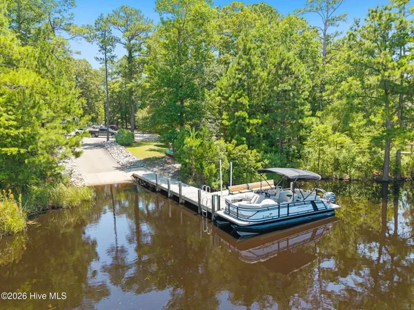 $699,900 | 644 Grovewood Lane Southeast, Bolivia, NC 28422