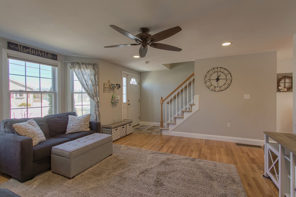 13 Golf Avenue, Unit 13 Methuen, MA 01844 - Photo 5 of 30 a living room with furniture