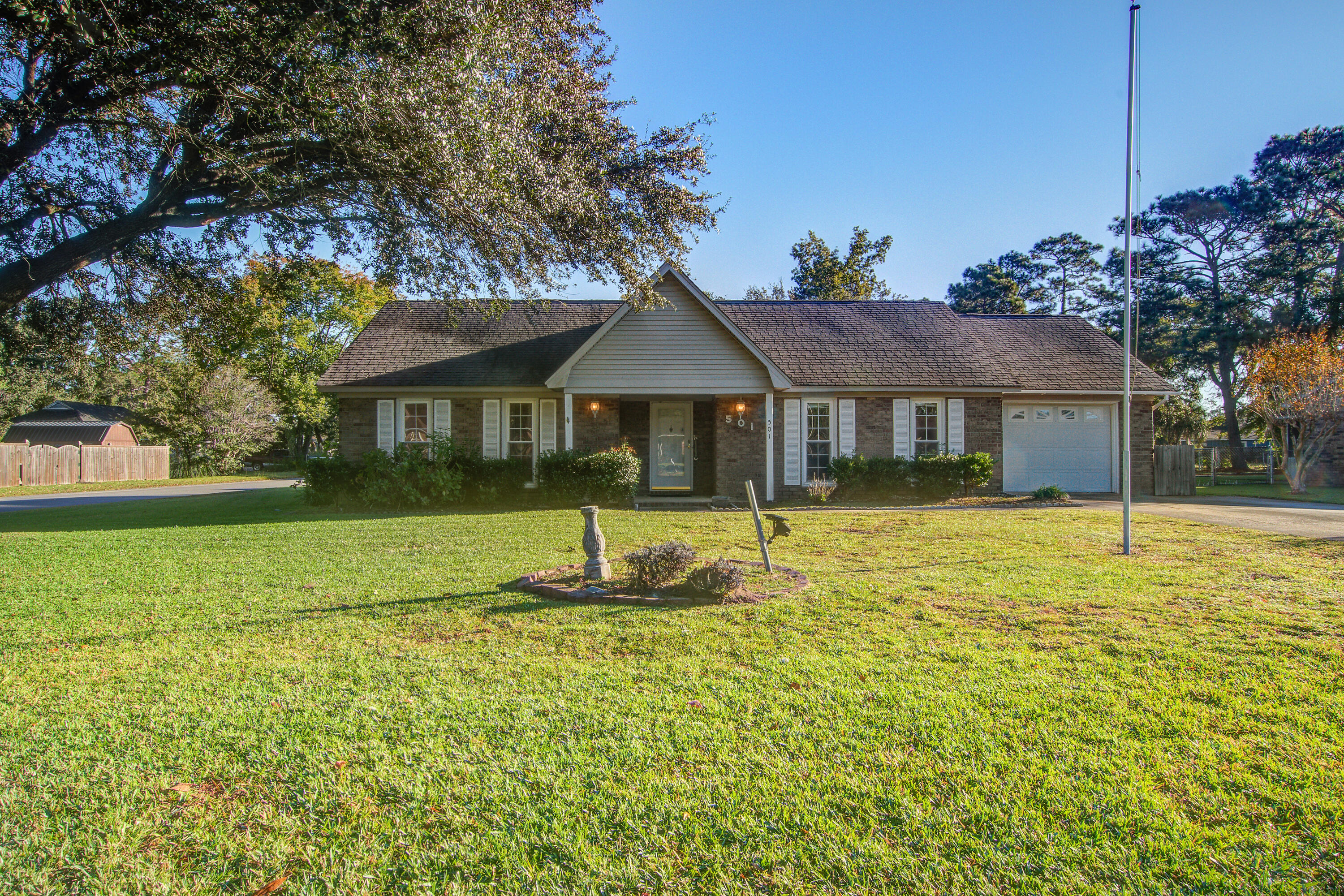 501 Beauregard Road Summerville, SC 29486 - Photo 2 of 33 501 (1)