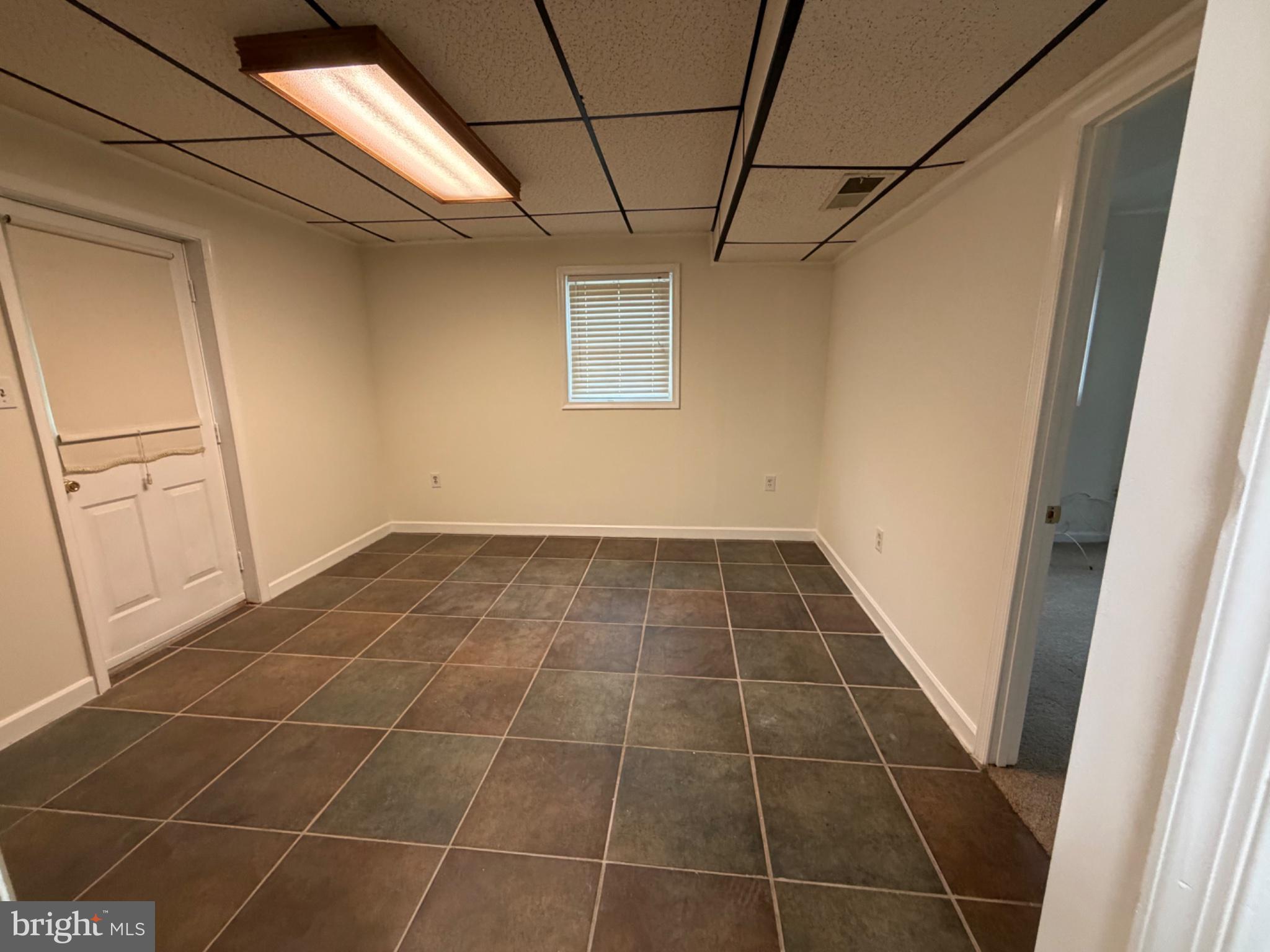 2861 Ridge Road Waldorf, MD 20603 - Photo 42 of 49 Versatile space with modern tiles.
