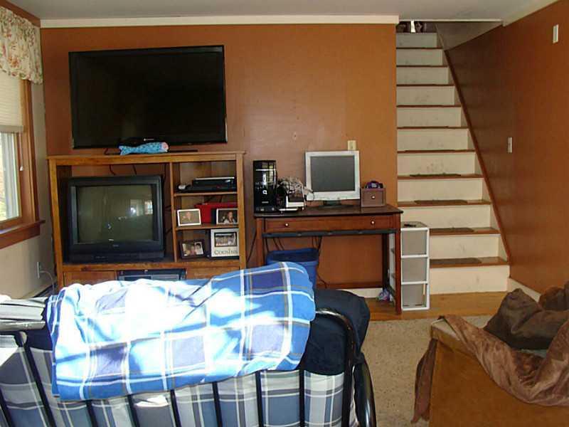 76 East Oxford Road South Paris, ME 04281 - Photo 5 of 24 Living Room.