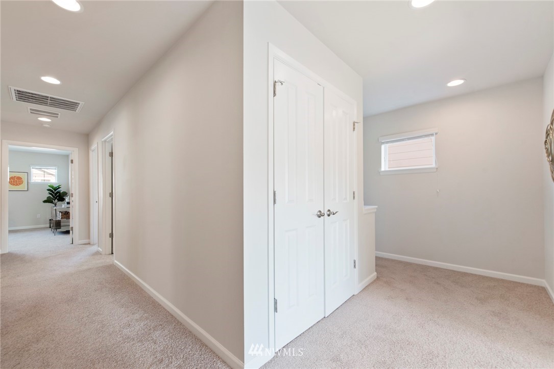 20309 85th Place Northeast Bothell, WA 98011 - Photo 18 of 25 Gallery Image 18