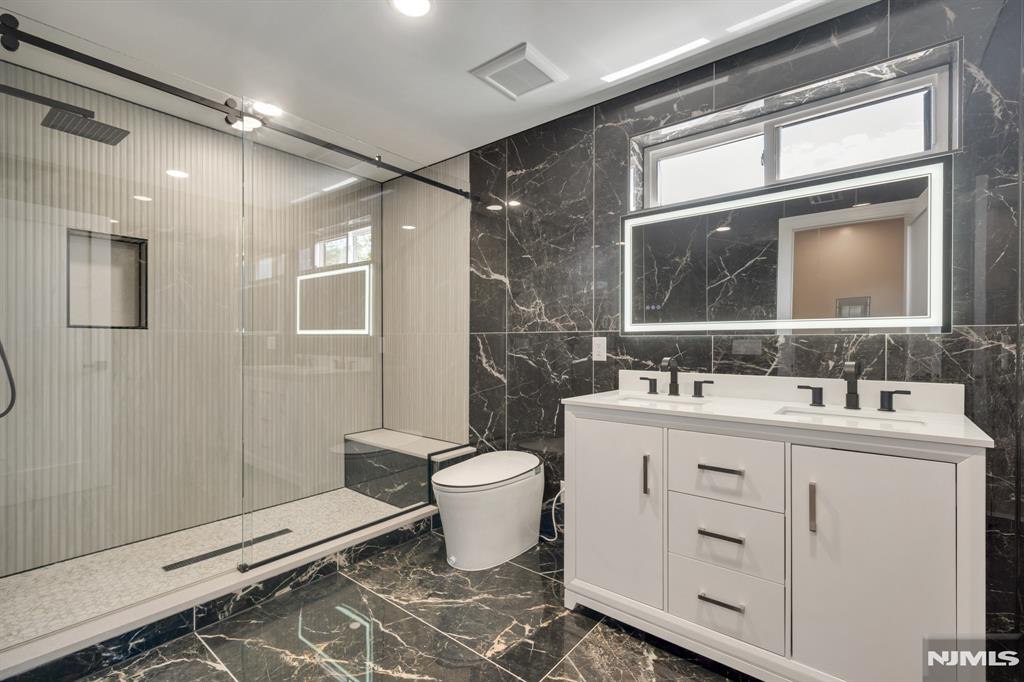67 Melody Hill Road Clifton, NJ 07013 - Photo 9 of 25