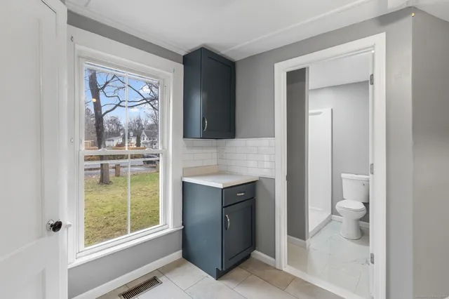 $2,100 | 1701 Farmington Avenue, Farmington, CT 06085