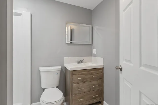 $2,100 | 1701 Farmington Avenue, Farmington, CT 06085