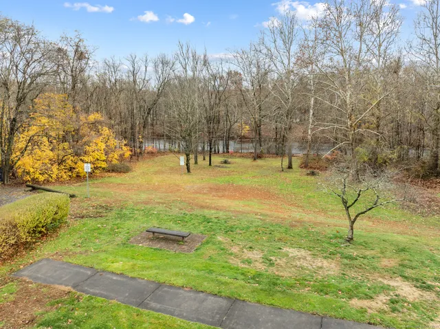 $2,100 | 1701 Farmington Avenue, Farmington, CT 06085