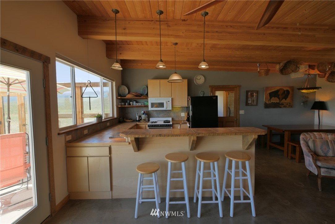 33 Chewuch Heights Road Winthrop, WA 98862 - Photo 4 of 25 Gallery Image 4