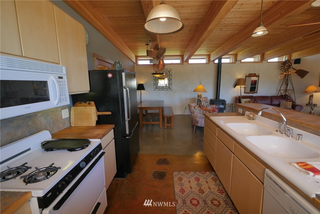 33 Chewuch Heights Road Winthrop, WA 98862 - Photo 5 of 25 Gallery Image 5