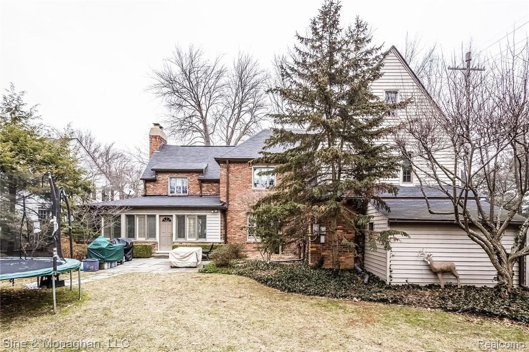 53 Cloverly Road Grosse Pointe, MI 48236 - Photo 52 of 66 056-Rear_View-3695263-medium.jpg