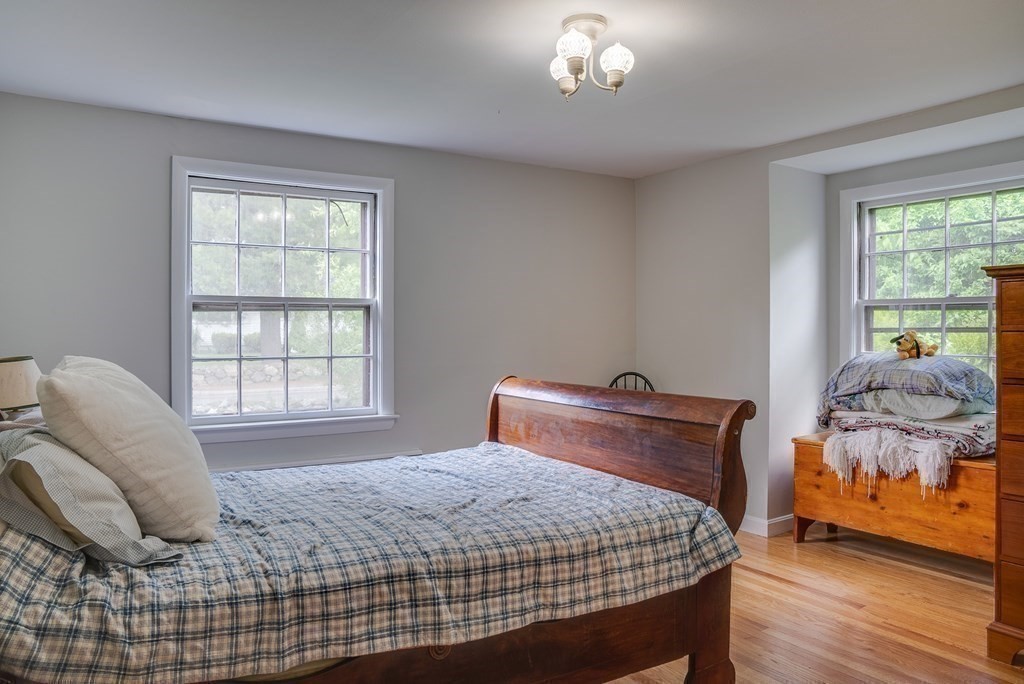 35 Brooksbie Road Bedford, MA 01730 - Photo 12 of 26 Gallery Image 12