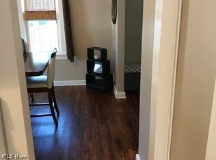 4507 Telhurst Road Cleveland, OH 44121 - Photo 10 of 35