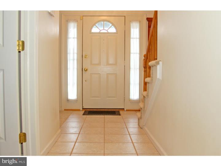 5 Primrose Lane Sinking Spring, PA 19608 - Photo 4 of 20 Foyer