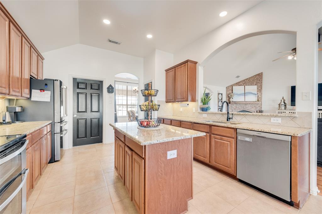 246 Meadow Ridge Circle Royse City, TX 75189 - Photo 11 of 24