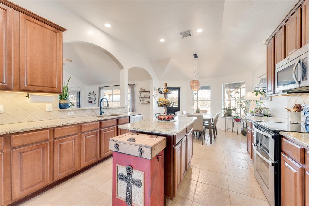 246 Meadow Ridge Circle Royse City, TX 75189 - Photo 12 of 24