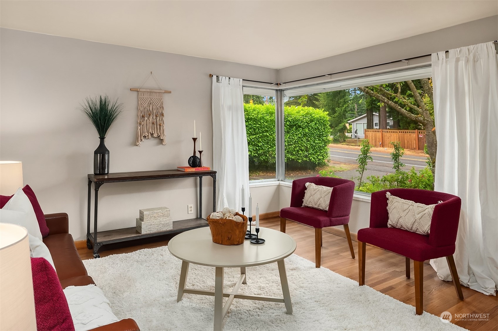 17512 Fremont Avenue North Shoreline, WA 98133 - Photo 4 of 35 a living room with furniture and a window