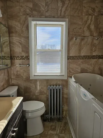 $1,300 | 10000 South Michigan Avenue, Unit 1, Chicago, IL 60628