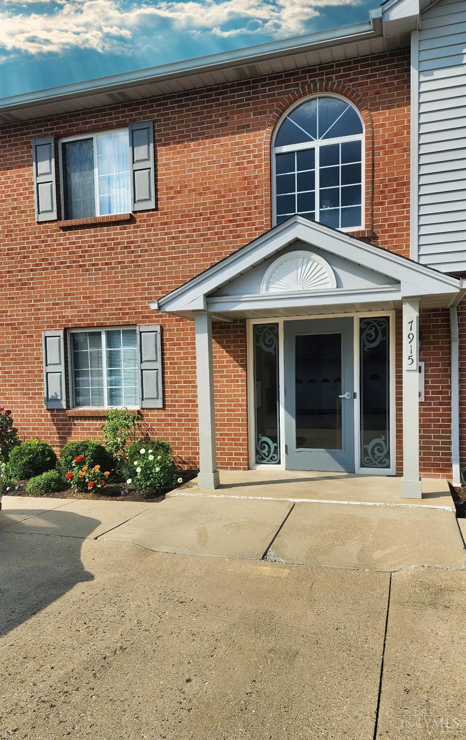 7915 Cheviot Road, Unit 32 Cincinnati, OH 45247 - Photo 1 of 22