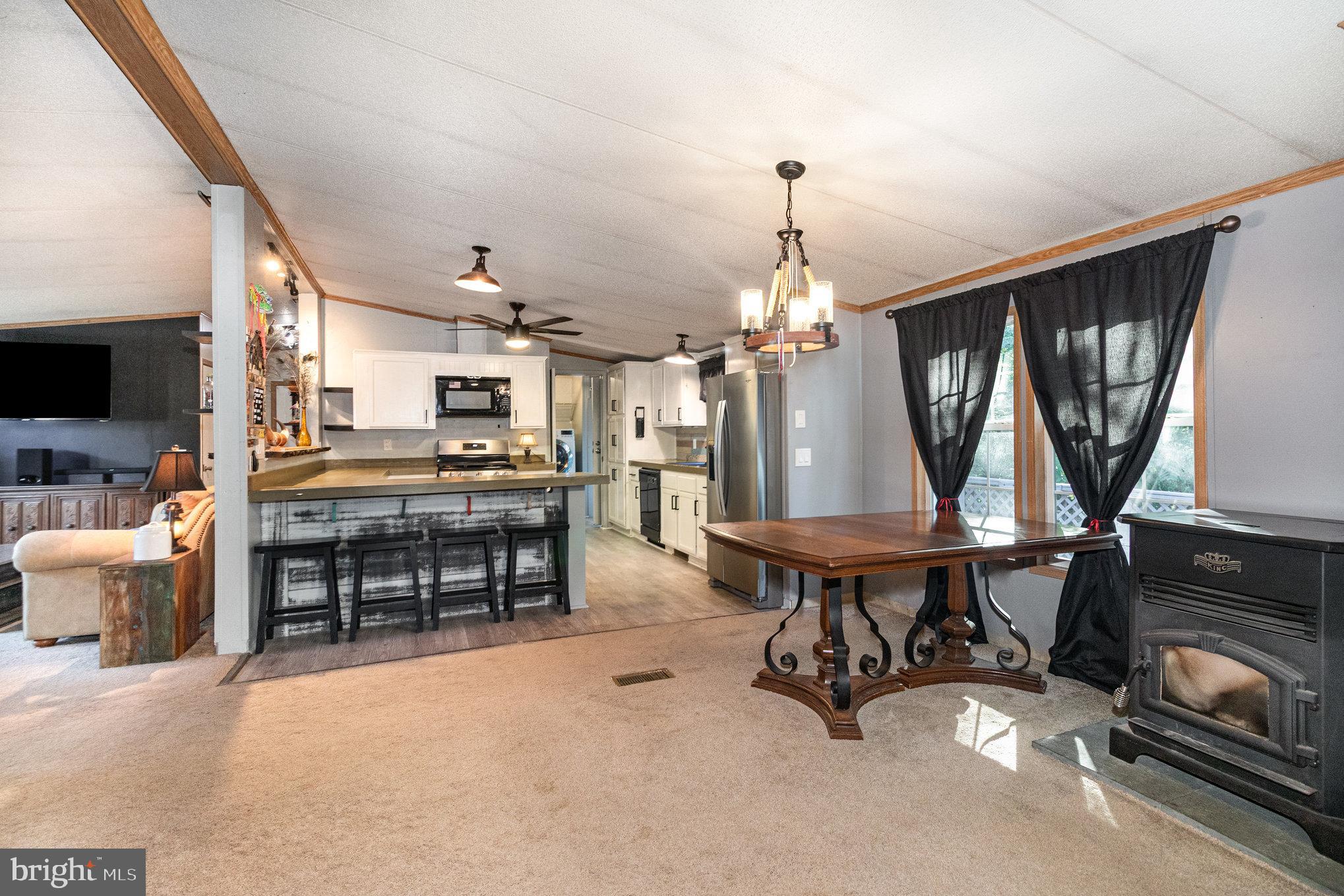 27 Helena Lane Carlisle, PA 17015 - Photo 4 of 32 Gallery Image 4