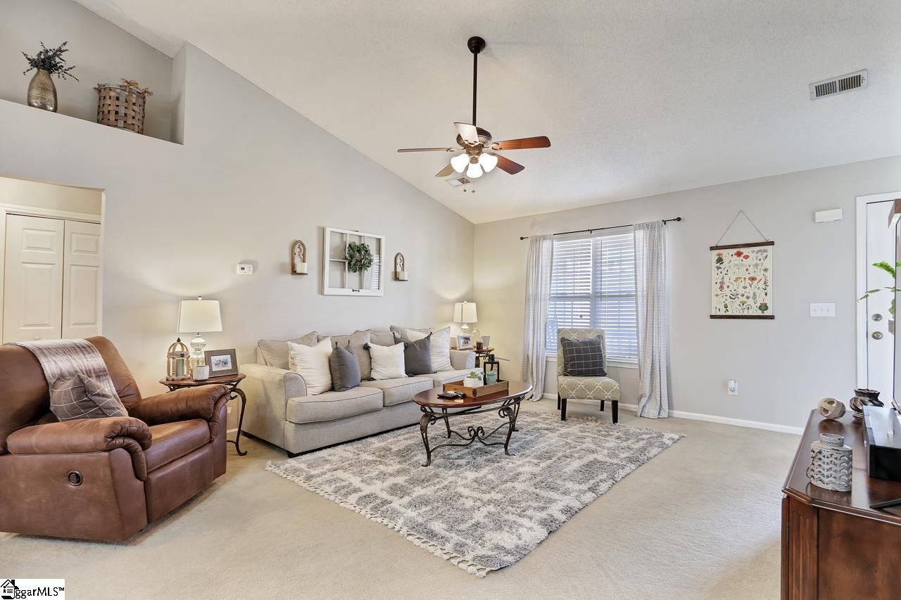 709 Robinson Road Greer, SC 29651 - Photo 7 of 32