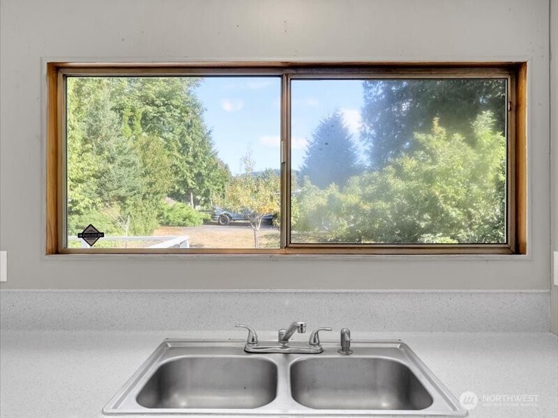 15430 Southeast 116th Street Renton, WA 98059 - Photo 13 of 40