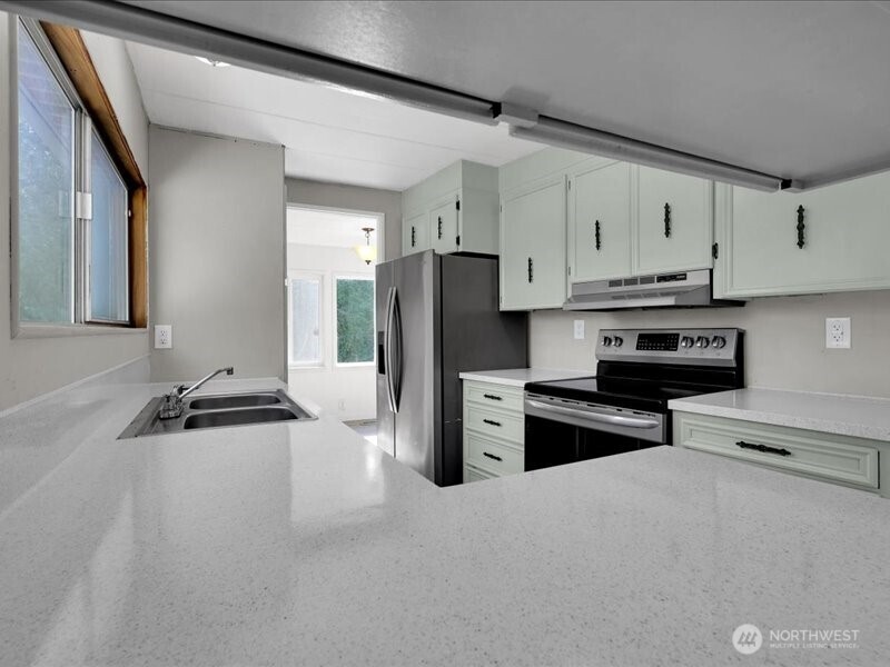 15430 Southeast 116th Street Renton, WA 98059 - Photo 15 of 40