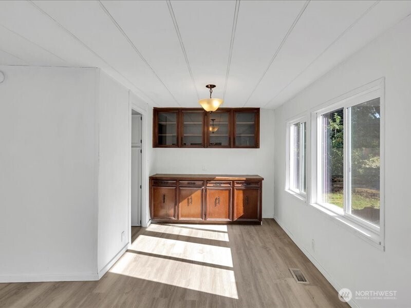 15430 Southeast 116th Street Renton, WA 98059 - Photo 8 of 40