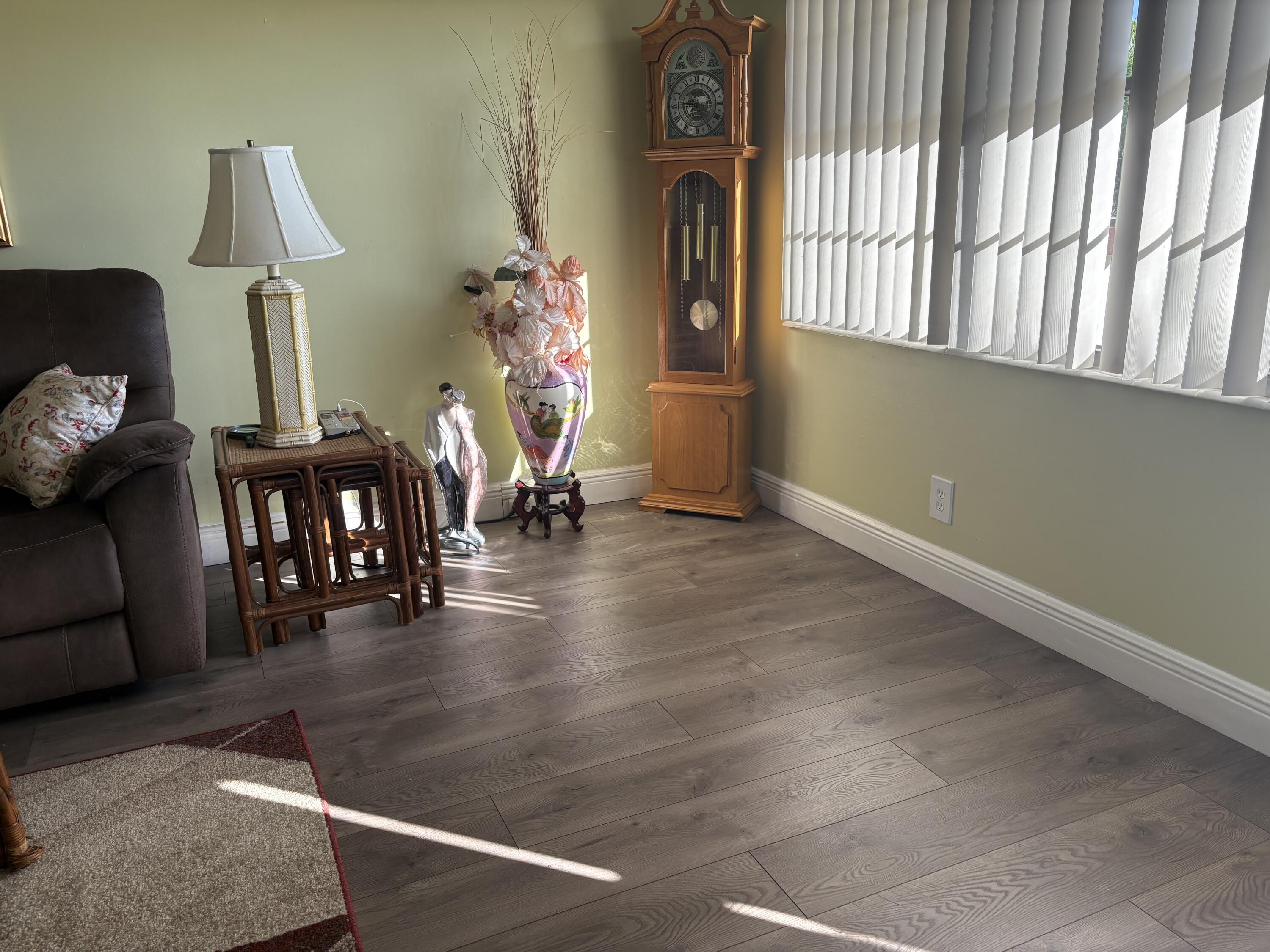 154 Preston F, Unit 154D Boca Raton, FL 33434 - Photo 7 of 17 a view of a interior of the house