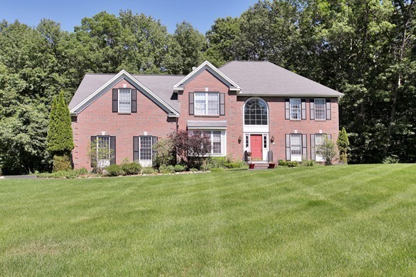 22 Robinson Road Westford, MA 01886 - Photo 3 of 26 Gallery Image 3