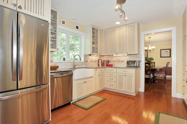 22 Robinson Road Westford, MA 01886 - Photo 4 of 26 Gallery Image 4