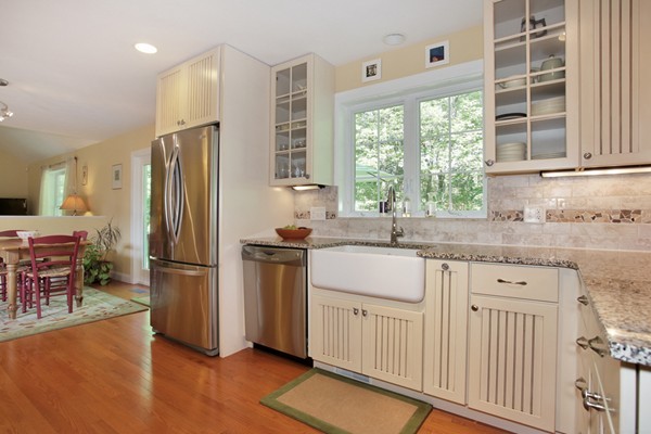 22 Robinson Road Westford, MA 01886 - Photo 5 of 26 Gallery Image 5