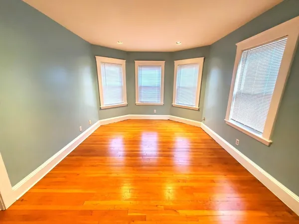 $2,950 | 32 Glenrose Road, Unit 1, Boston, MA 02124