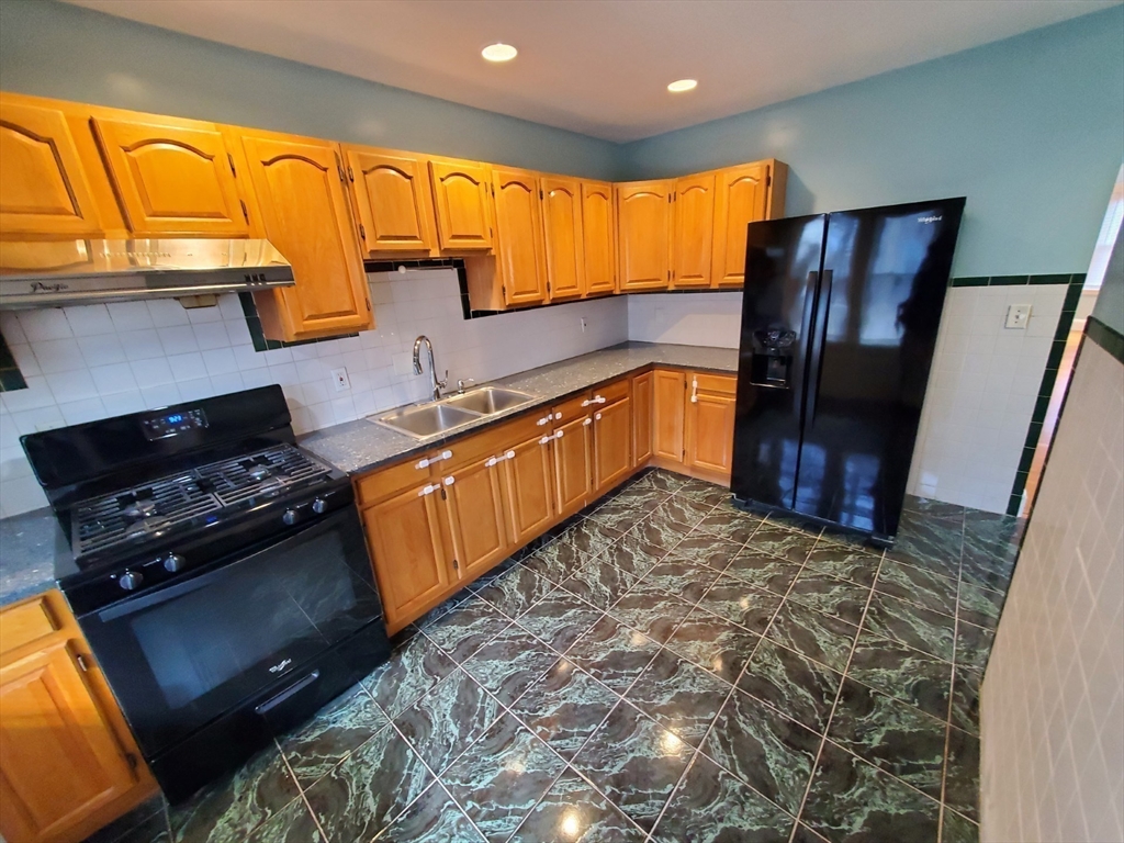 32 Glenrose Road, Unit 1 Boston, MA 02124 - Photo 9 of 15