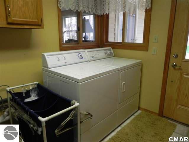 2689 West Wing Road Mount Pleasant, MI 48858 - Photo 4 of 23 1773719-3.JPG