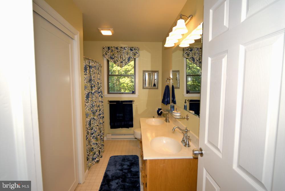 2283 Laurel Ridge Road Narvon, PA 17555 - Photo 13 of 24 Gallery Image 13