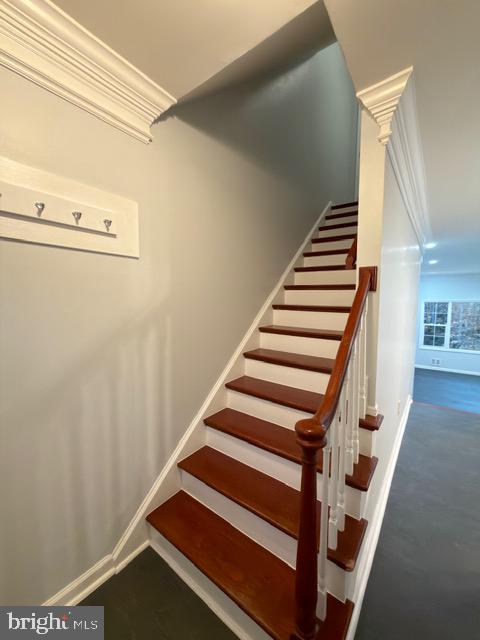 5915 Kingsford Road, Unit 365 Springfield, VA 22152 - Photo 3 of 28 a view of entryway