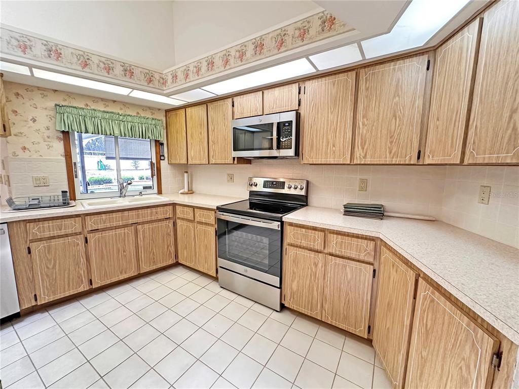8262 Delaware Drive Weeki Wachee, FL 34607 - Photo 15 of 98