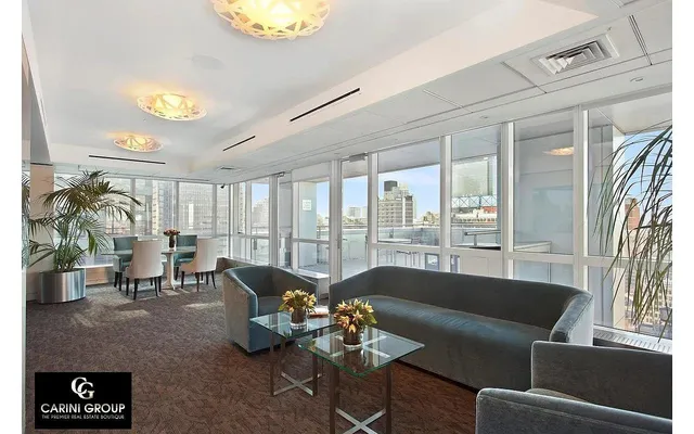 $1,250,000 | 350 West 42nd Street, Unit 46E | Hell's Kitchen
