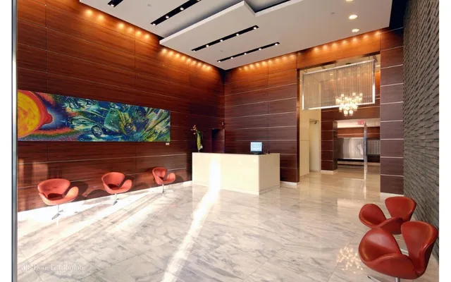 $1,250,000 | 350 West 42nd Street, Unit 46E | Hell's Kitchen