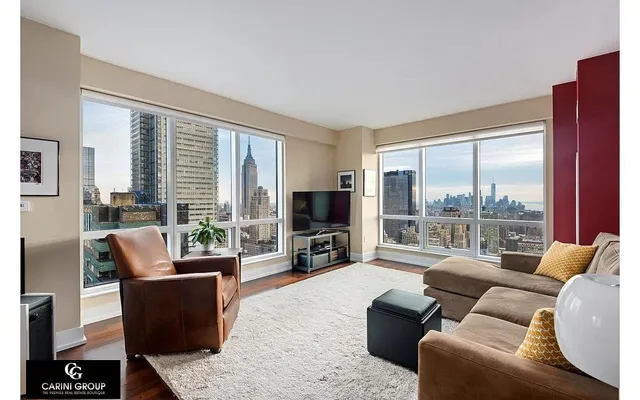 $1,250,000 | 350 West 42nd Street, Unit 46E | Hell's Kitchen