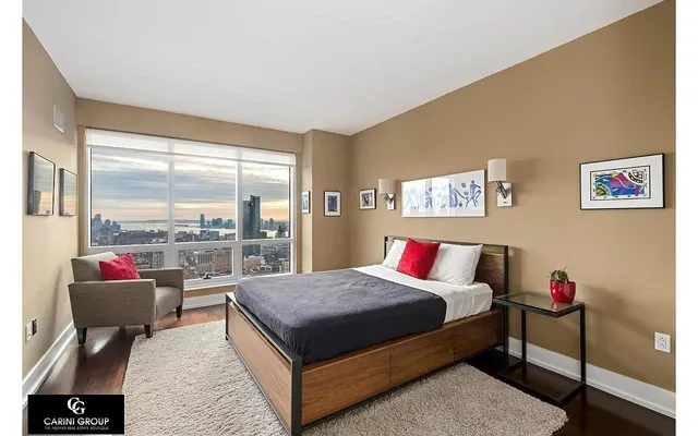 $1,250,000 | 350 West 42nd Street, Unit 46E | Hell's Kitchen