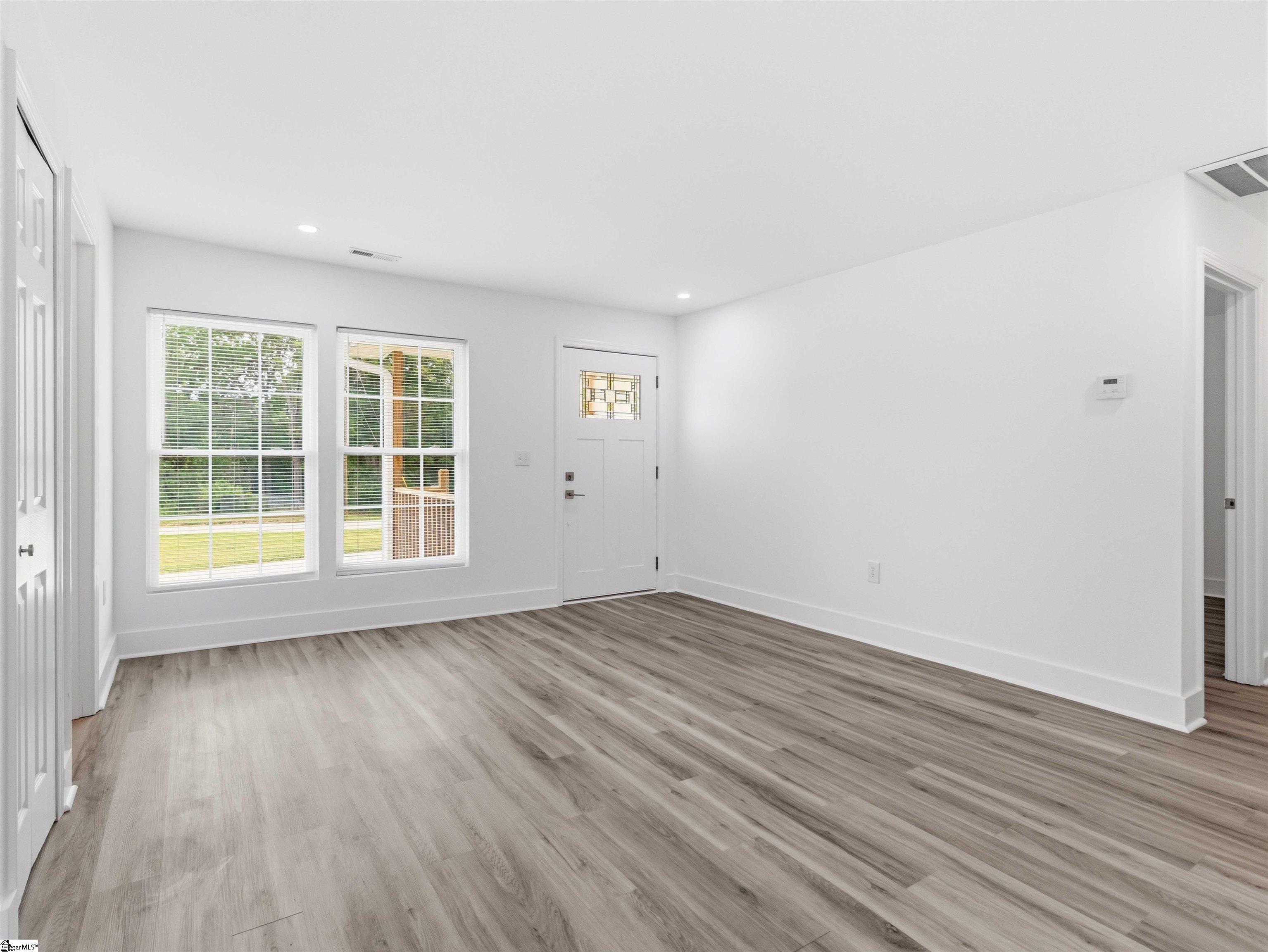 101 Elmer Street Greer, SC 29651 - Photo 6 of 41