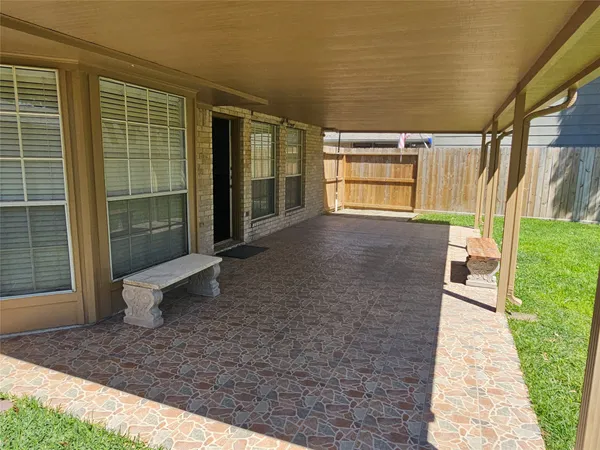 $2,400 | 9506 Rustic Gate Road, La Porte, TX 77571
