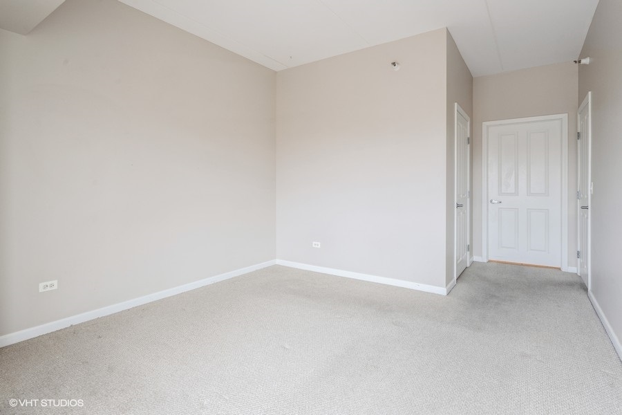 4848 North Sheridan Road, Unit 208 Chicago, IL 60640 - Photo 12 of 15 a view of an empty room