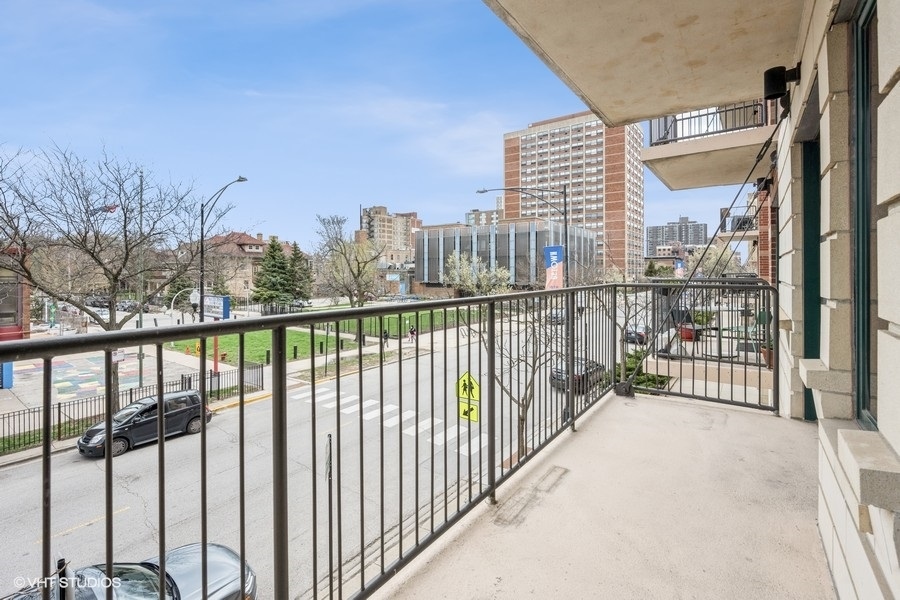 4848 North Sheridan Road, Unit 208 Chicago, IL 60640 - Photo 15 of 15 a view of city from balcony