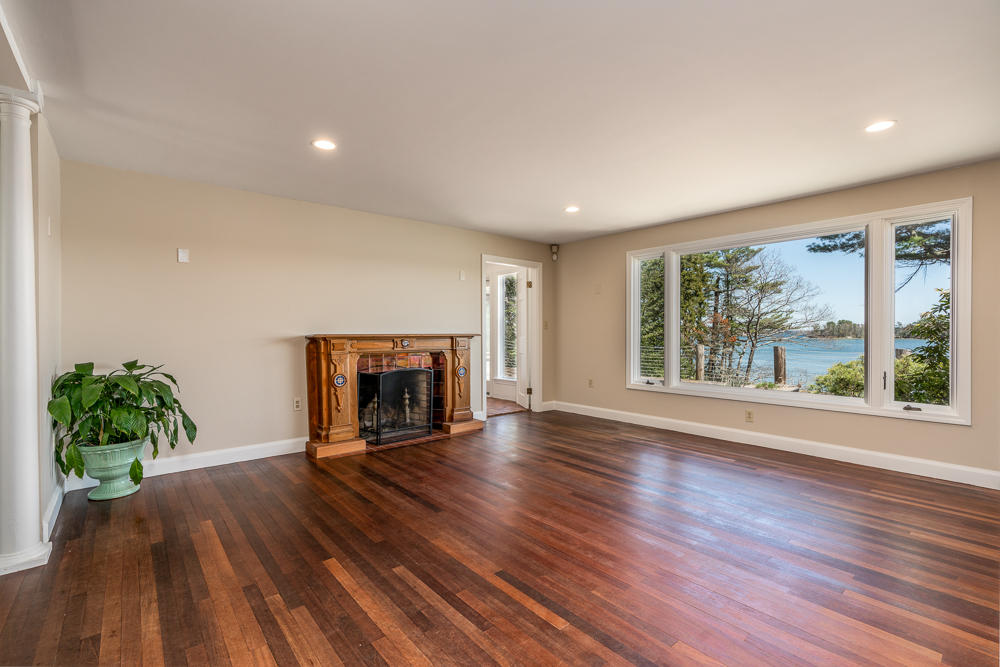 22 Arnold Road Freeport, ME 04032 - Photo 6 of 35 22arnoldroad-5