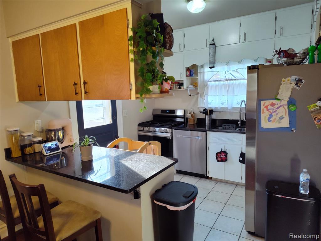635 Laplaisance Road Monroe, MI 48161 - Photo 7 of 23